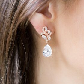 Boucles d’oreilles mariage pendantes en cristal « Reni »