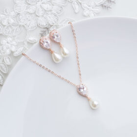 Parure bijoux mariée discrète perles strass « Priscilla»